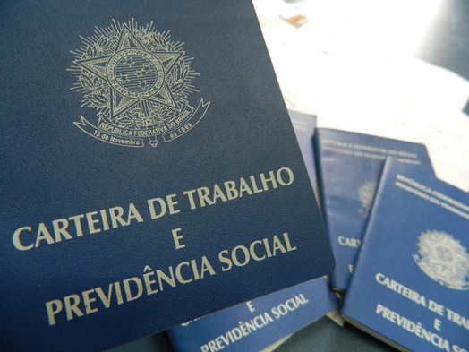 Profissionais-bem-qualificados-estao-com-dificuldade-de-arrumar-emprego-televendas-cobranca