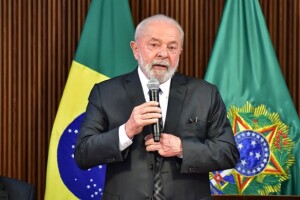 Lula sanciona marco das garantias mas veta retomada de veículos sem