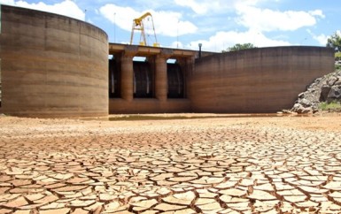 Escassez-de-agua-chega-a-analise-de-credito-dos-bancos-televendas-cobranca-oficial