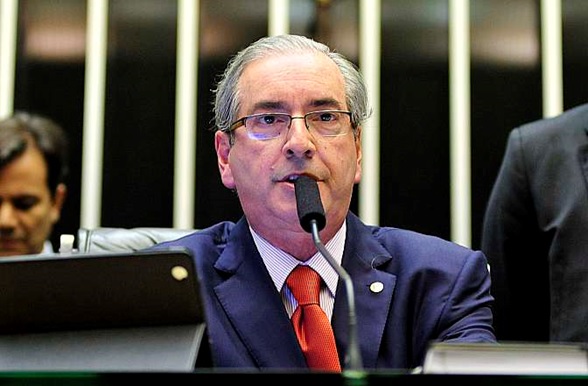 Fim-de-papo-camara-aprova-terceirizacao-texto-agora-sera-analisado-pelo-senado-televendas-cobranca