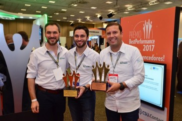 Grupo-services-recebe-premio-best-performance-2017-televendas-cobranca