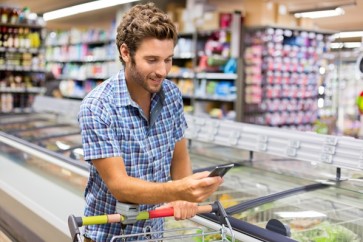 Supermercados-e-atacadistas-avancam-em-cartoes-proprios-televendas-cobranca