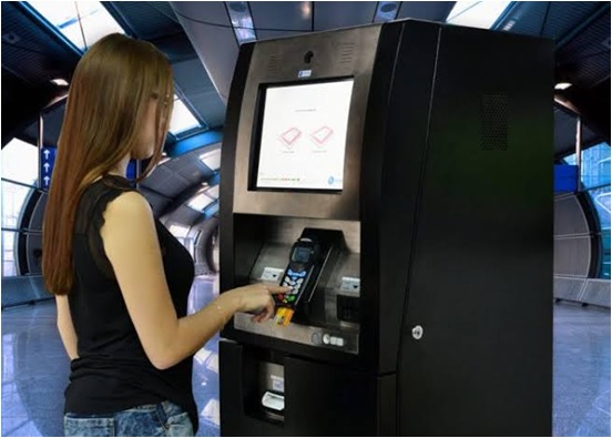 Банкомат speed up. Человек у терминала. Сервисные терминалы. Self-service Terminal. АЙТИ self-service.