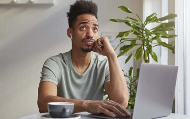 Quando-a-empresa-pode-exigir-que-seus-empregados-trabalhem-no-feriado-televendas-cobranca-1